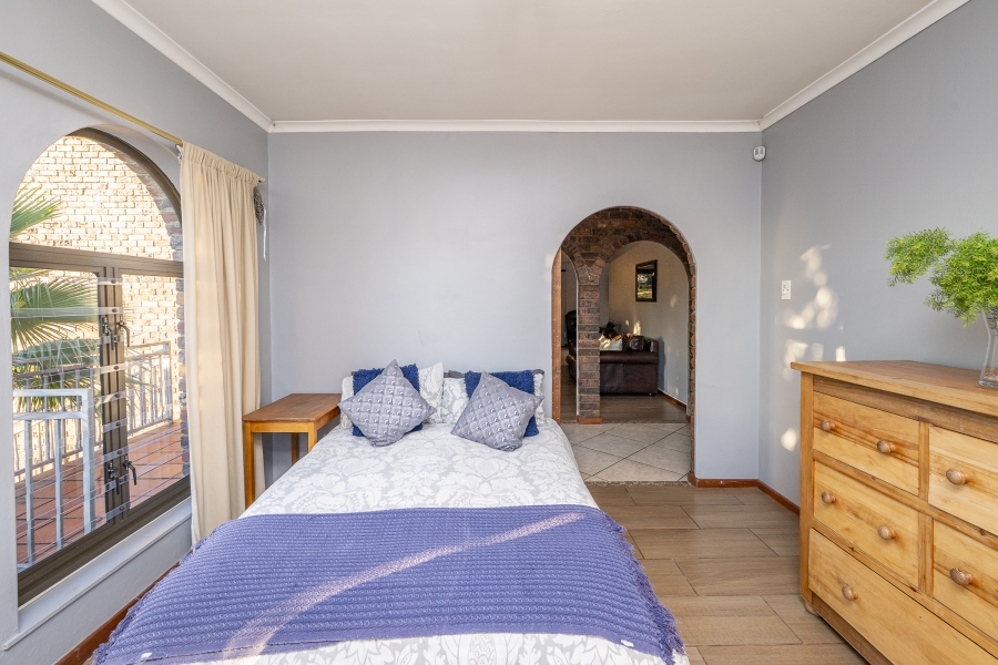 5 Bedroom Property for Sale in Protea Heights Western Cape